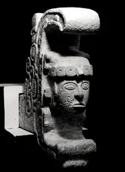 La Reina de Uxmal, talla de templo, 987-1185 (arenisca)